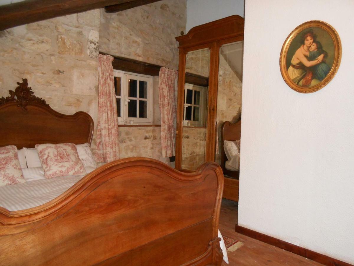 Chat Noir Gite Et Chambre D'Hotes Genouille  Ngoại thất bức ảnh